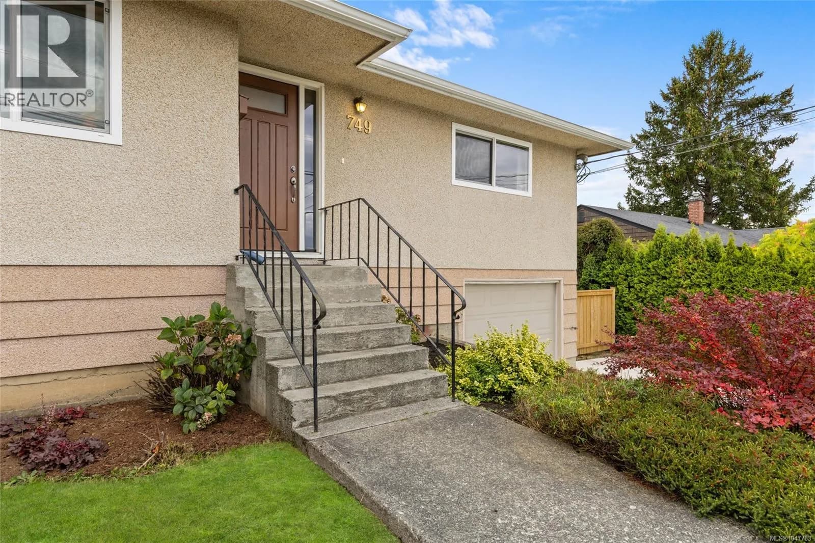749 Lily Ave — photo 3 of 49