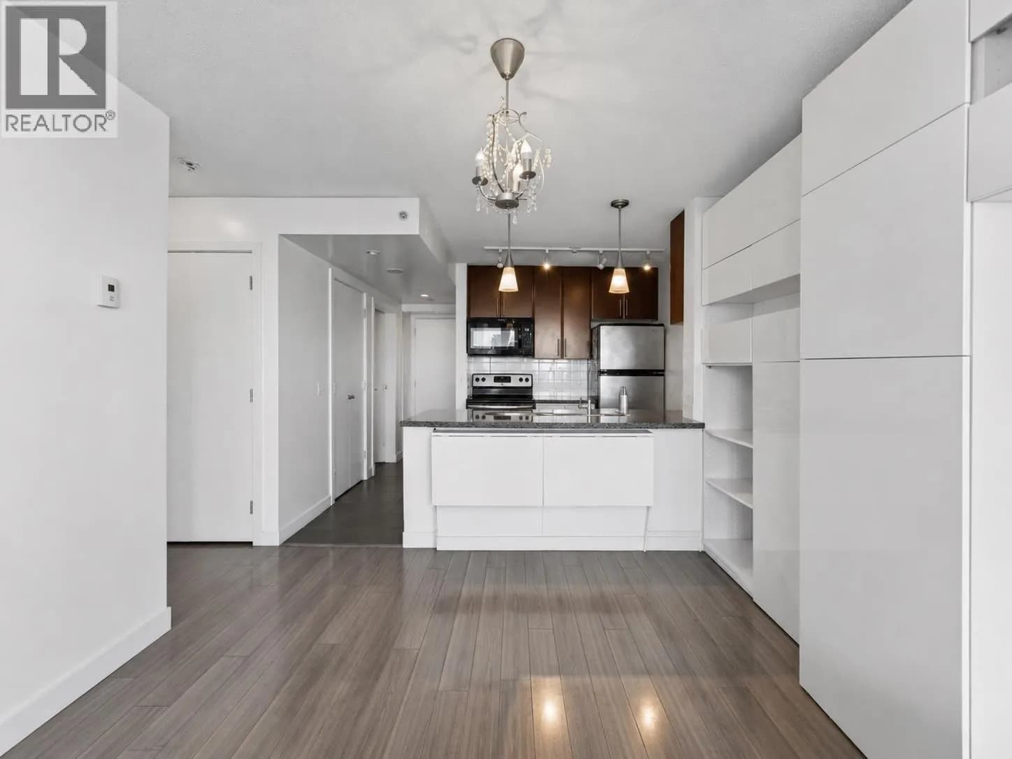 2309 688 ABBOTT STREET — photo 4 of 34