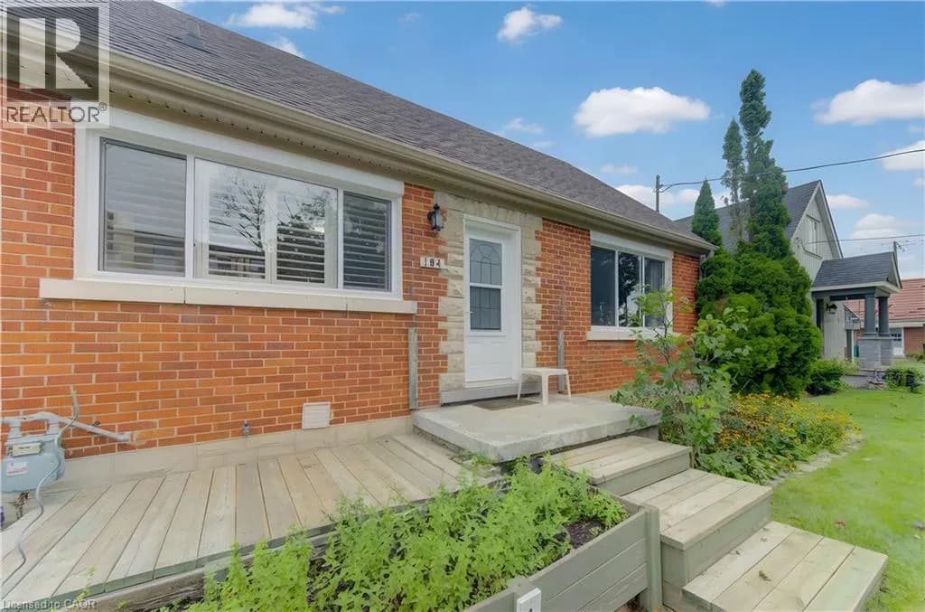104 MAUSSER Avenue — photo 3 of 50