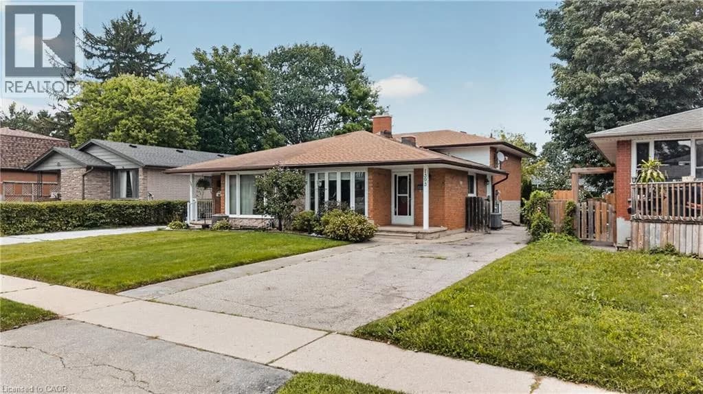 1393 PINEVIEW Avenue — photo 3 of 40