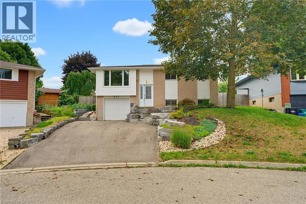 555 ELM RIDGE Place