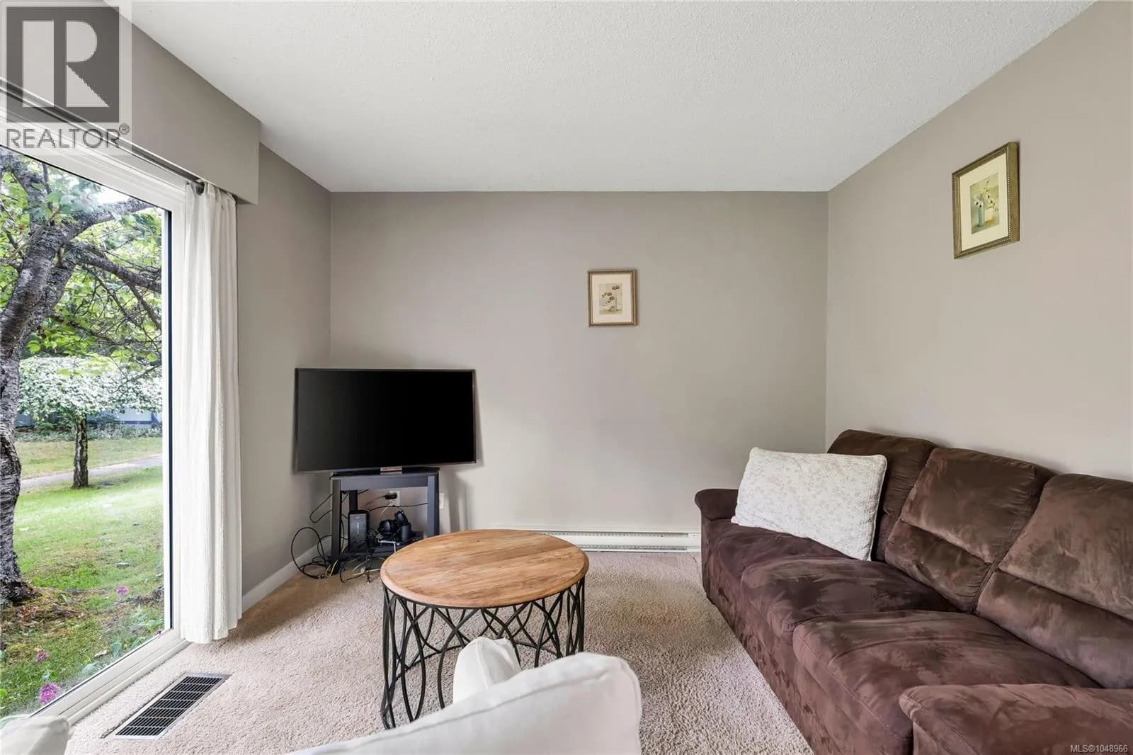 4 3987 Gordon Head Rd — photo 4 of 41
