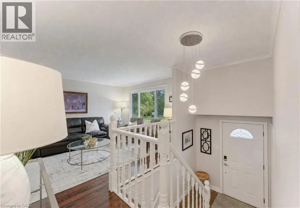 11 WOODBOROUGH Place — photo 4 of 48
