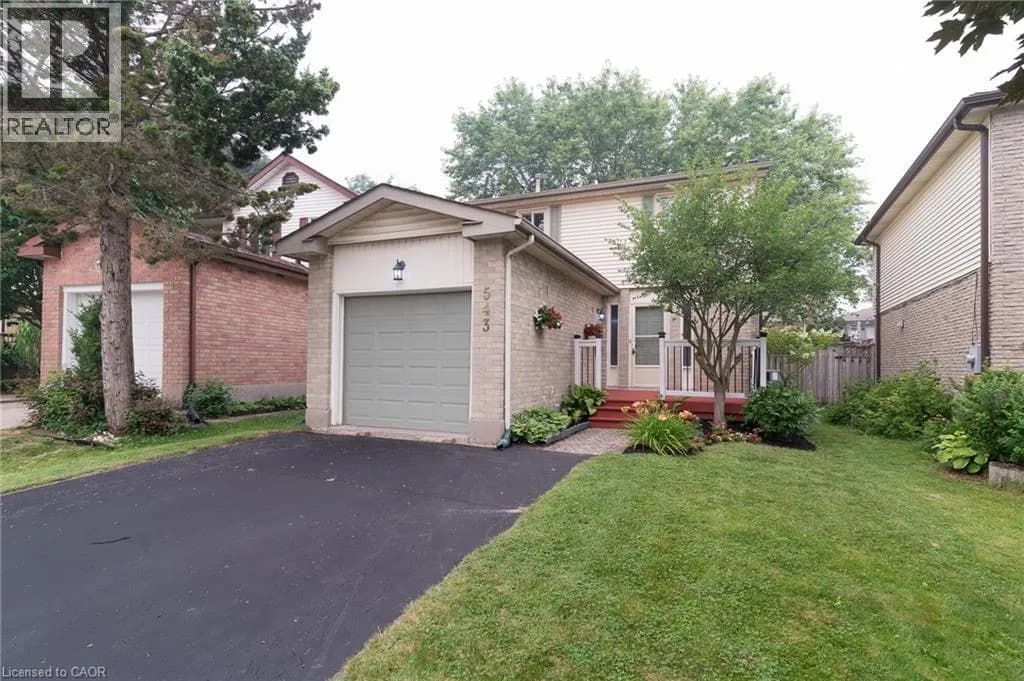 543 DRUMMERHILL Crescent — photo 2 of 35