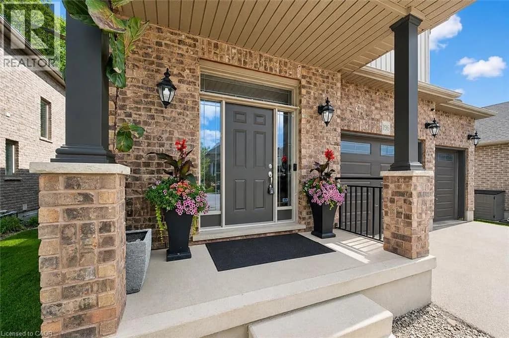 196 MAPLE BUSH Drive — photo 3 of 26