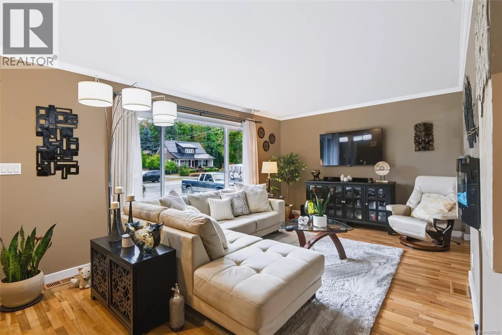 4436 Elizabeth St — photo 4 of 35