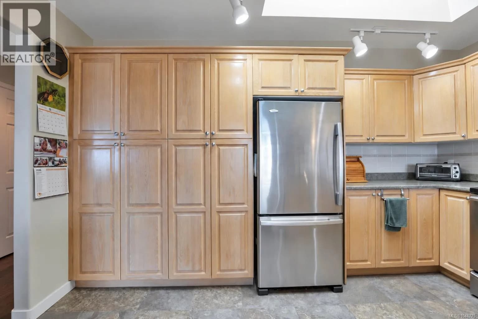 13 4991 Bella Vista Cres — photo 4 of 67