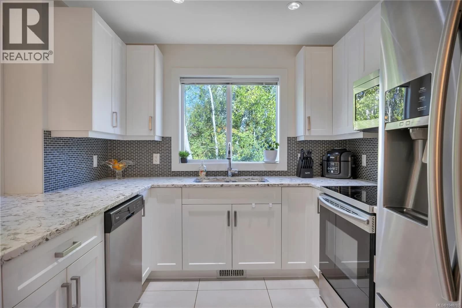 3397 Pinestone Way — photo 2 of 91