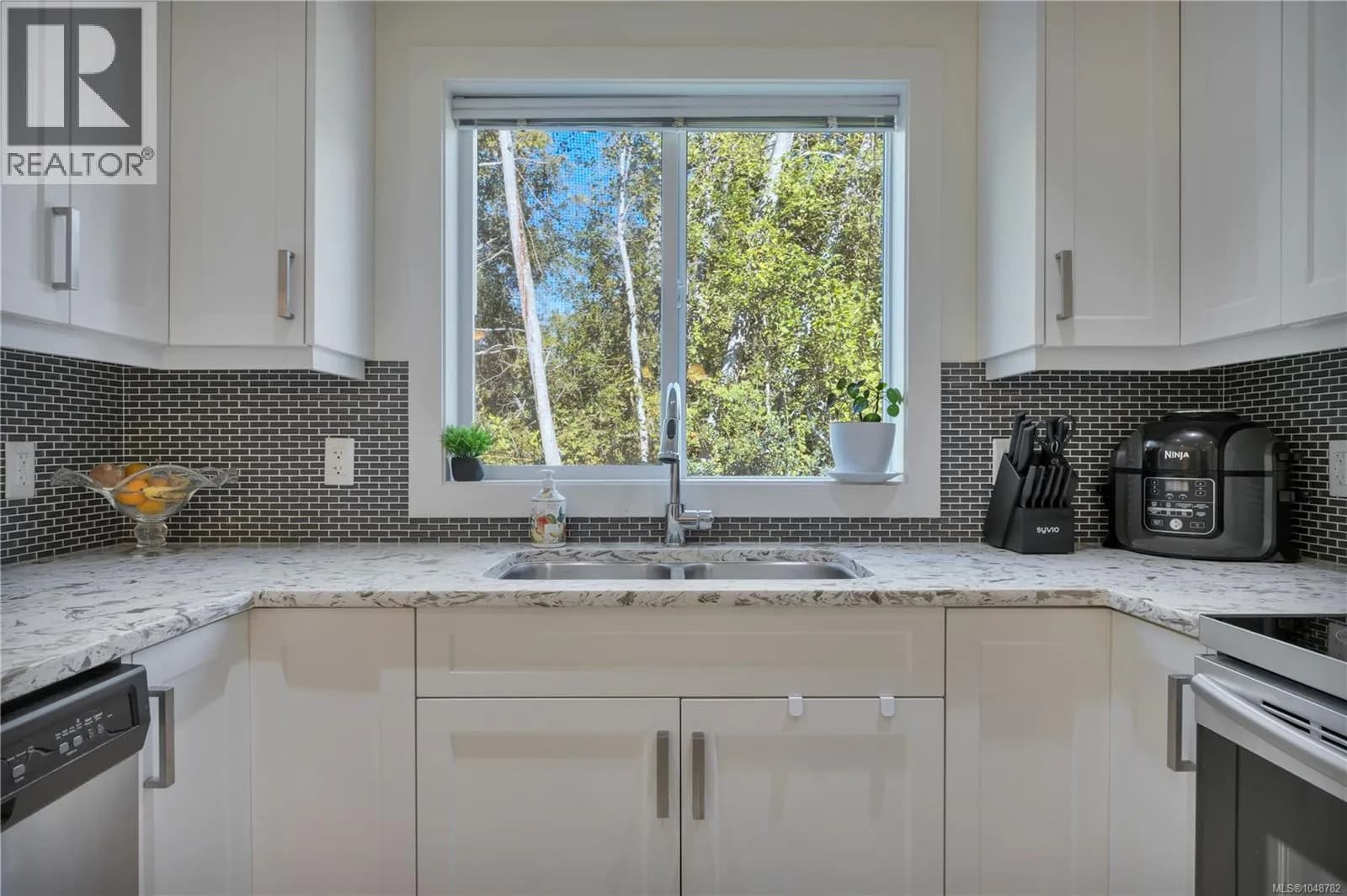 3397 Pinestone Way — photo 3 of 91