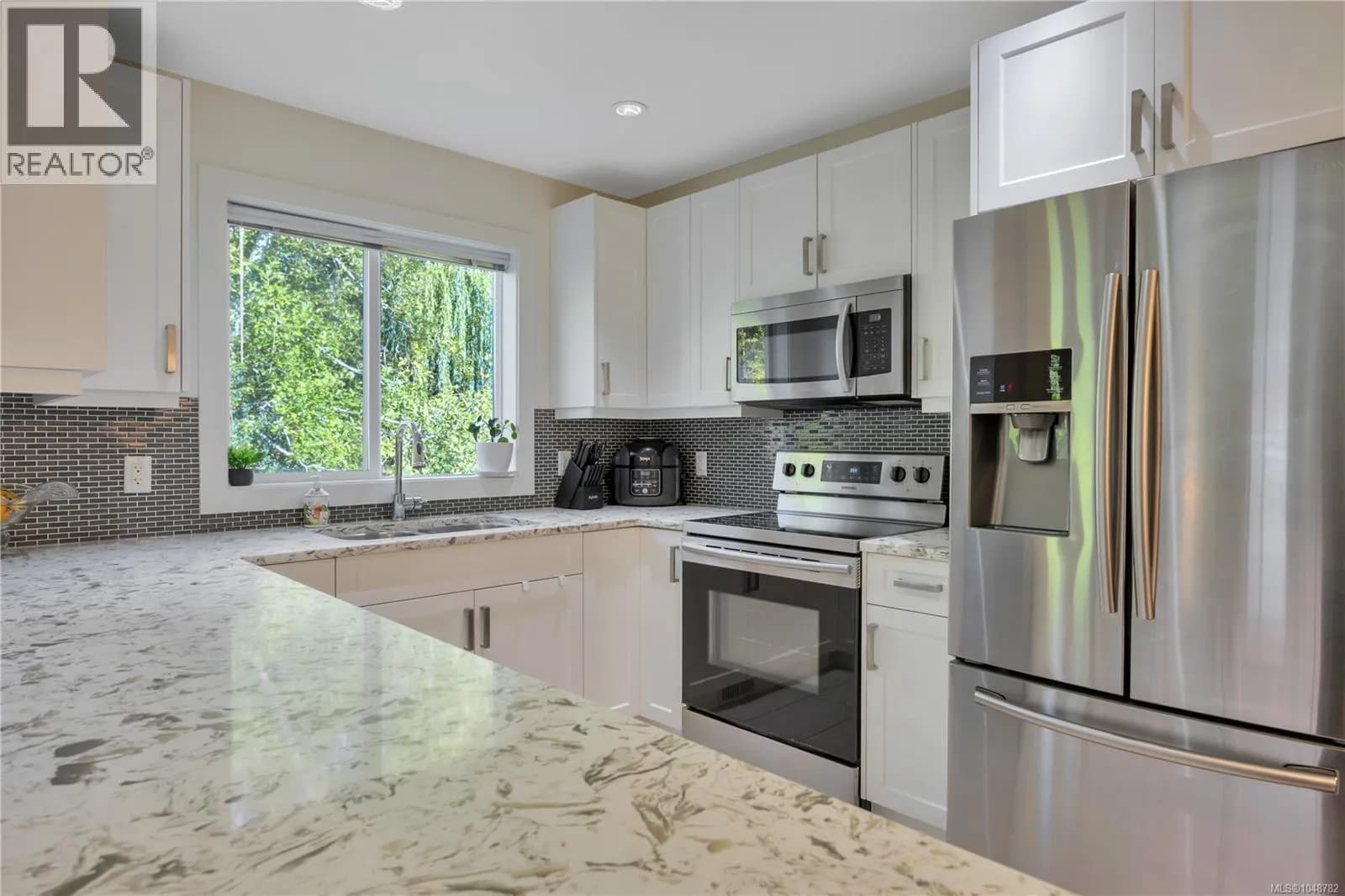 3397 Pinestone Way — photo 4 of 91
