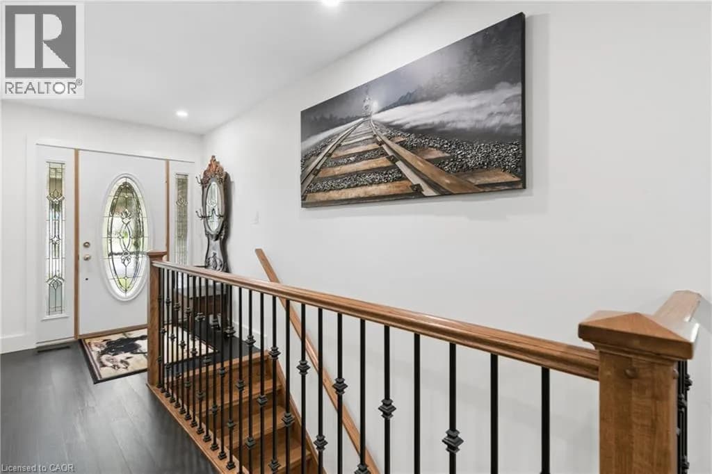 184 WESTHEIGHTS Drive — photo 4 of 26