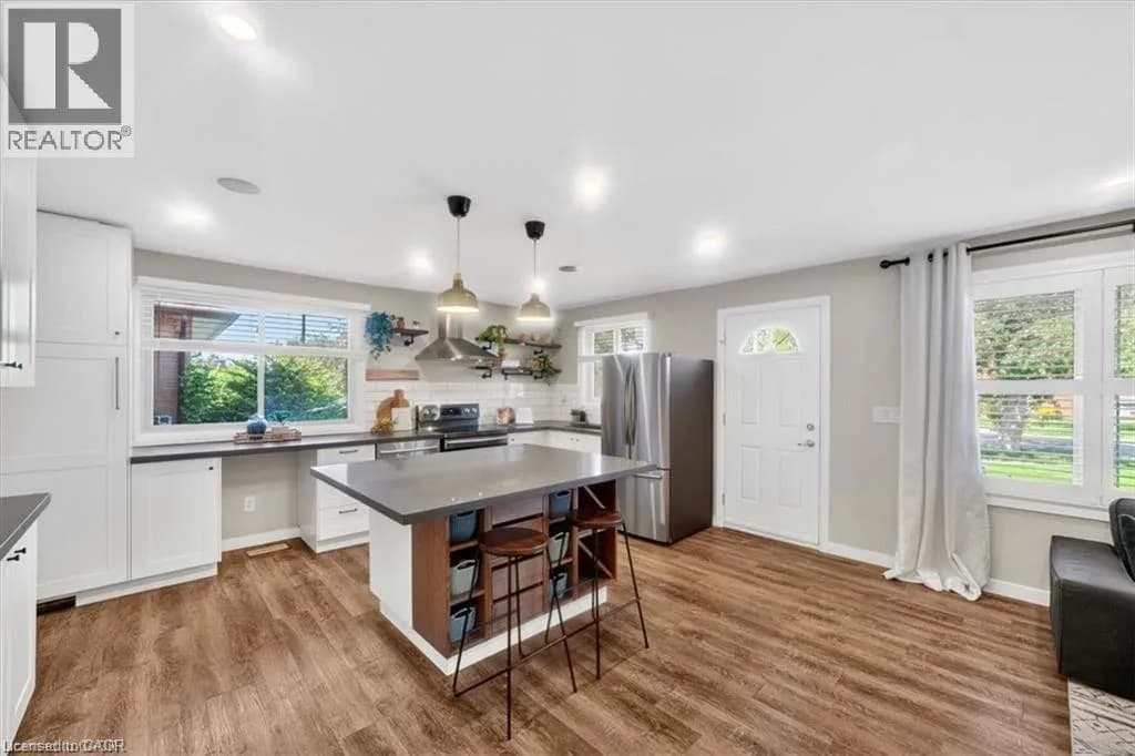 35 WEICHEL Street — photo 5 of 43