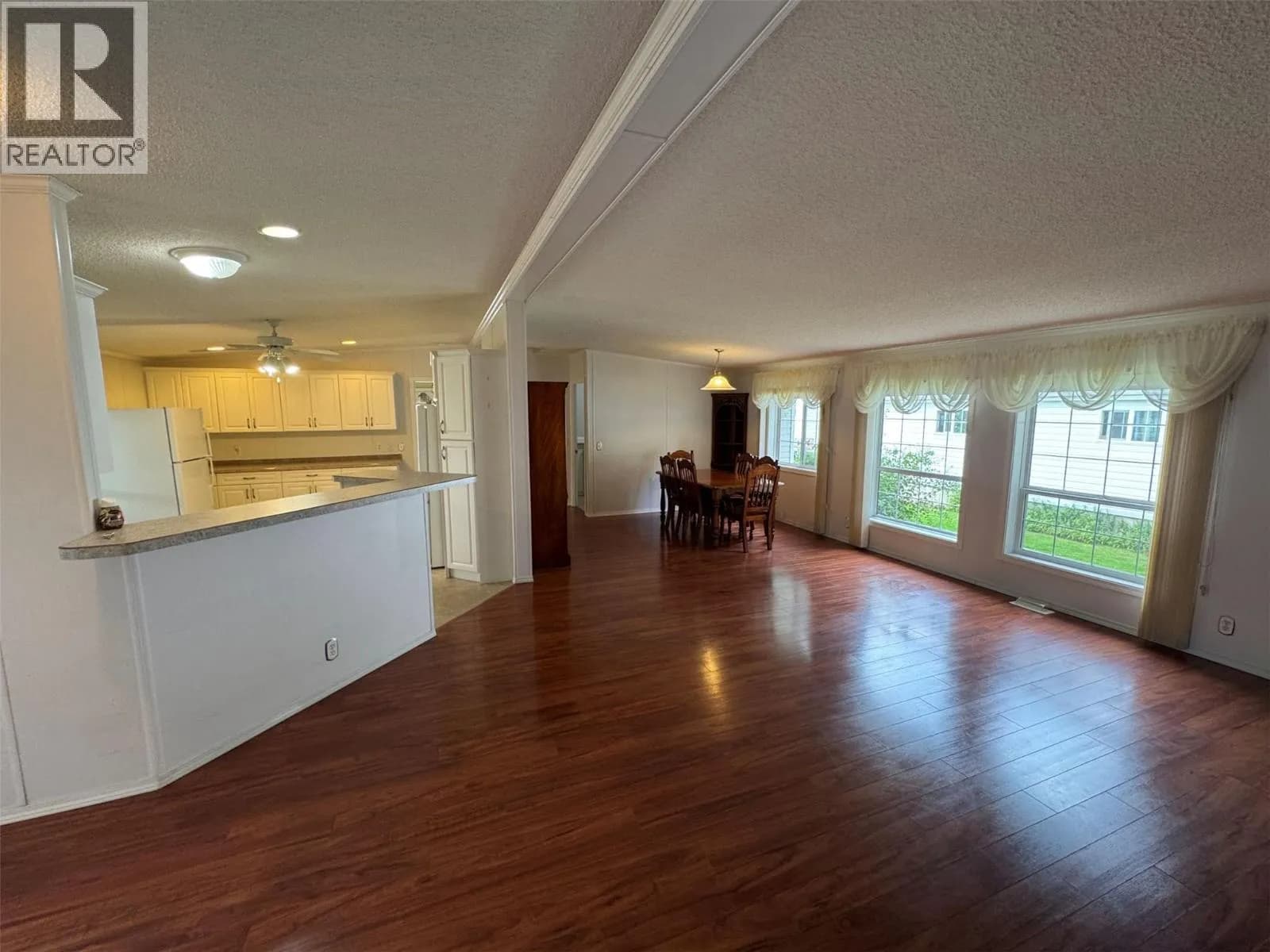 5455 Almond Gardens Road Unit# E4 — photo 2 of 39