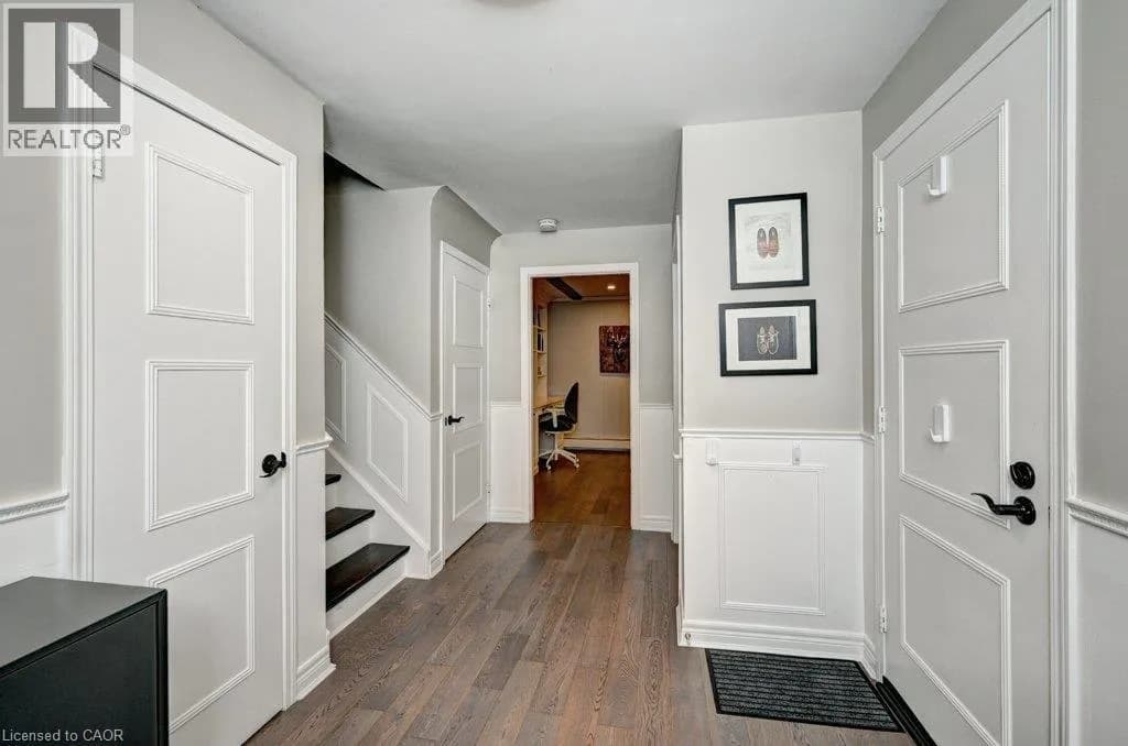 163 CHELFORD Crescent — photo 4 of 39