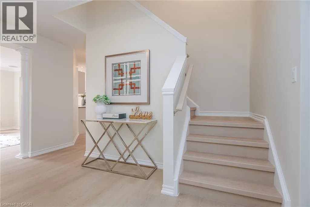 731 BUTTERNUT Avenue — photo 5 of 50