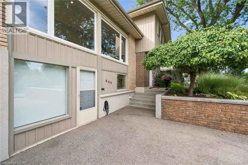 440 MANCHESTER Road — photo 5 of 47