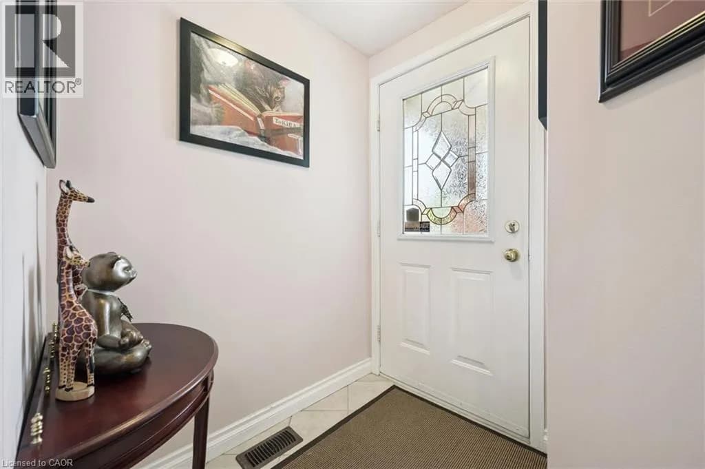 86 BRIDLEWREATH Street — photo 4 of 18