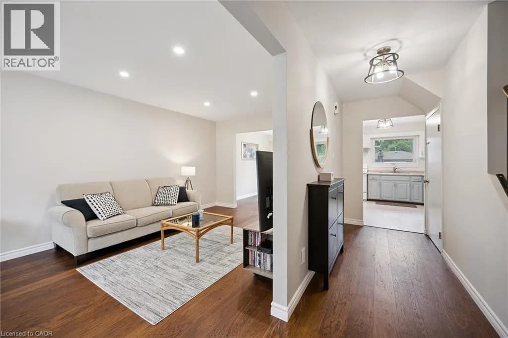 37 SHADELAND Crescent — photo 4 of 38