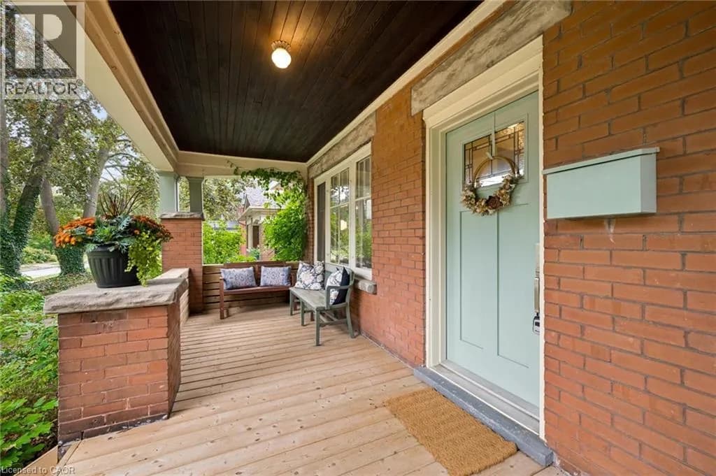 32 MARY Street — photo 3 of 50