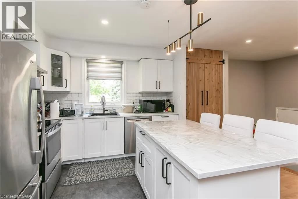 274 NORTHLAKE Drive Unit# B — photo 5 of 21