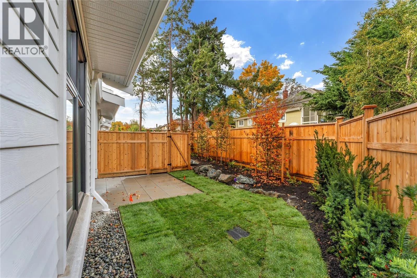 3 3098 Washington Ave — photo 5 of 20