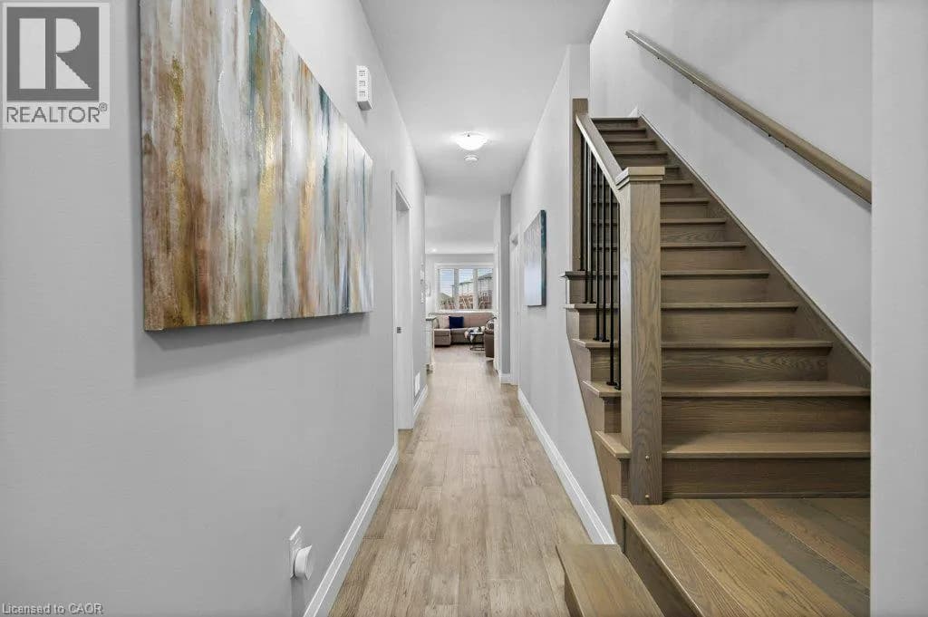 904 CHAPEL HILL Court — photo 3 of 41