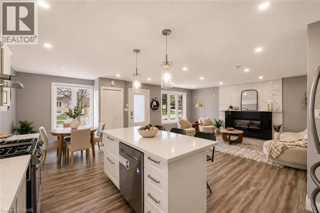 86 CARLYLE Drive — photo 2 of 27