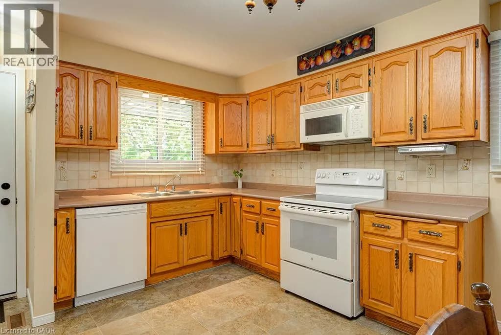 210 SHELLEY Drive — photo 4 of 36