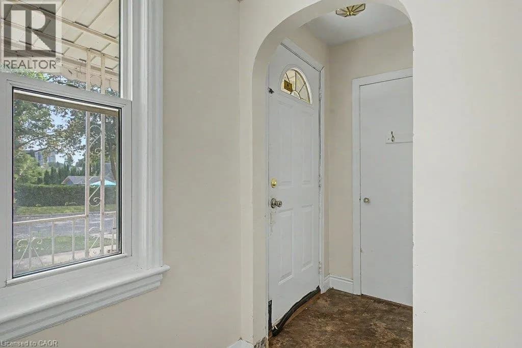 61 HILLVIEW Street — photo 4 of 37