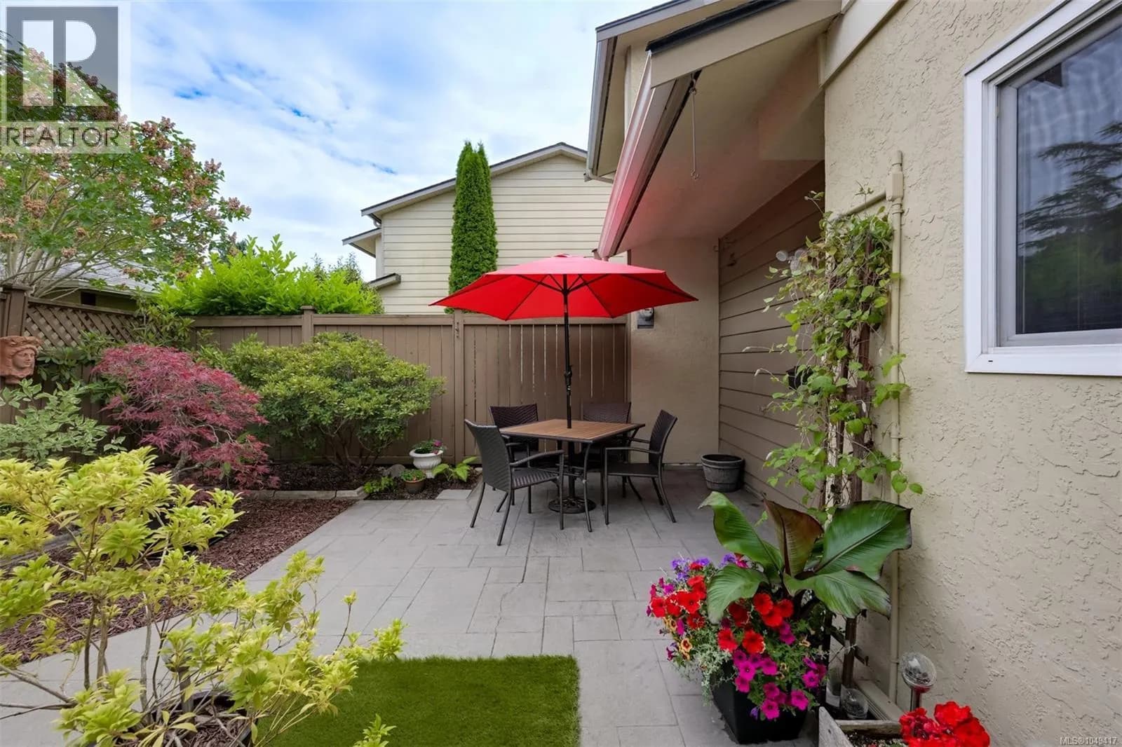 11 3981 Nelthorpe St — photo 4 of 52