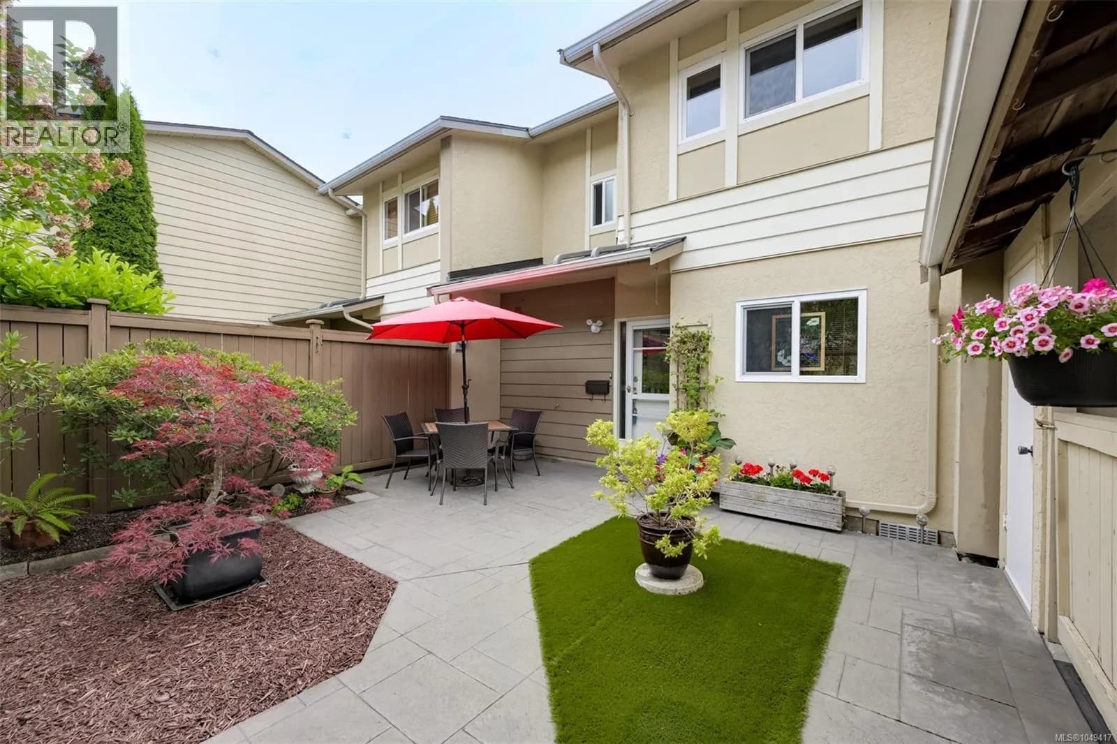 11 3981 Nelthorpe St — photo 5 of 52