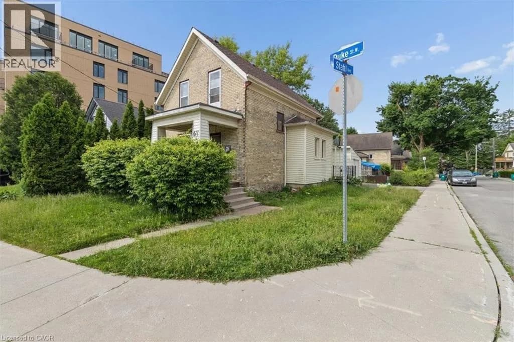 427 DUKE Street W — photo 3 of 39