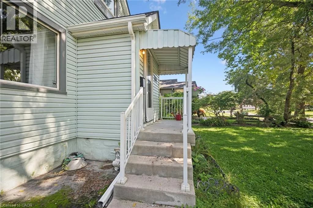 334 BLUCHER Boulevard — photo 4 of 41