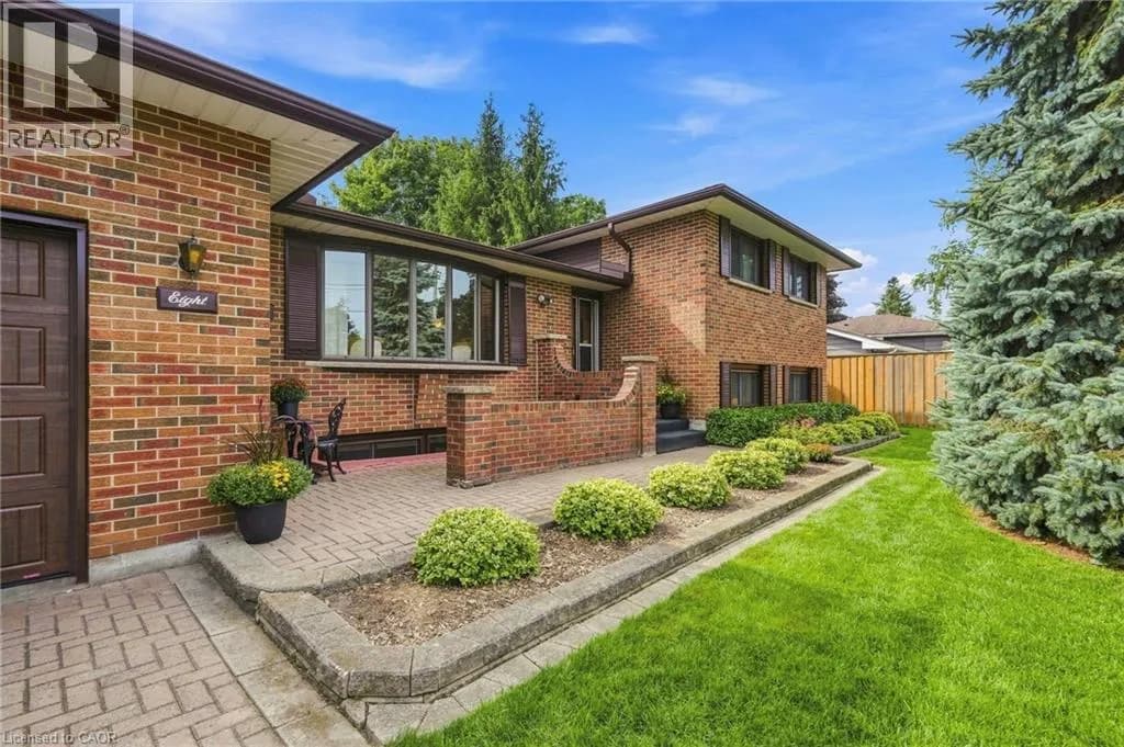 8 NORBERT Place — photo 3 of 48