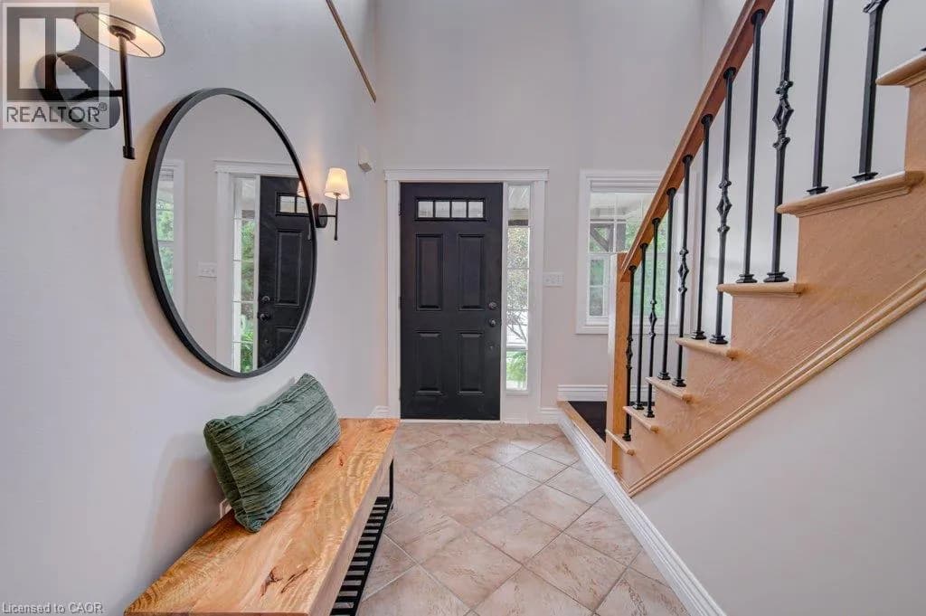 424 SAUVE Crescent — photo 5 of 50