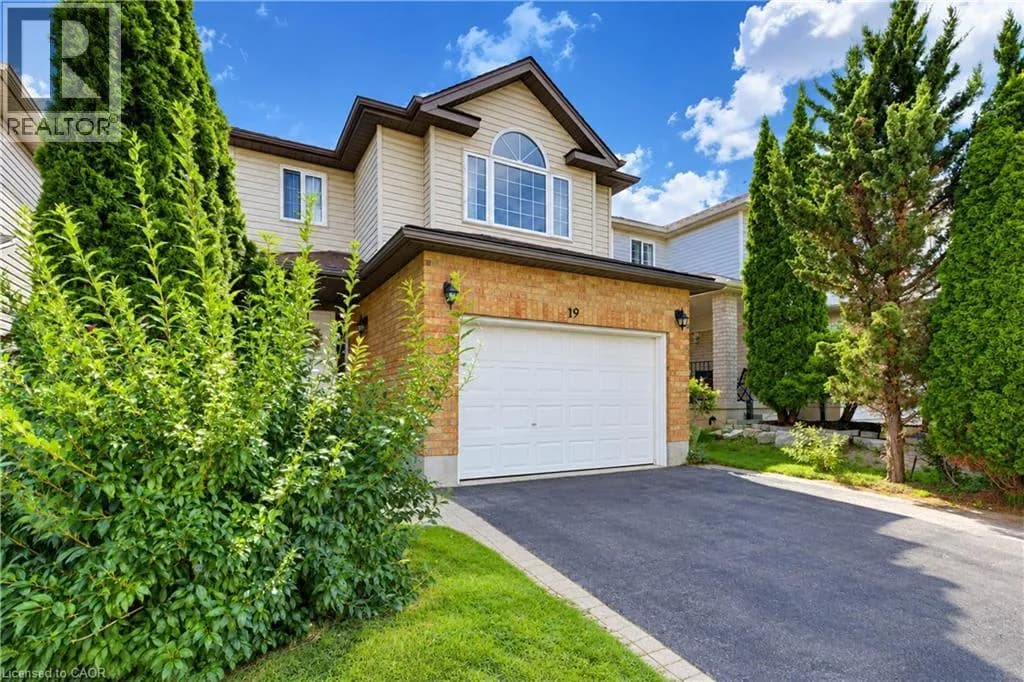 19 TEMPLEWOOD Drive — photo 2 of 42