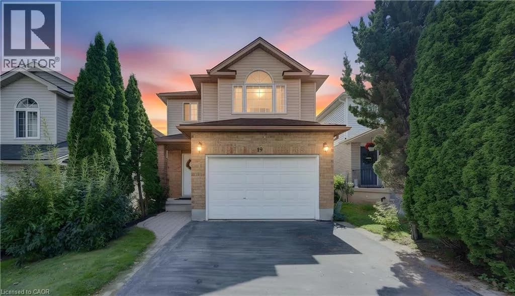 19 TEMPLEWOOD Drive — photo 4 of 42