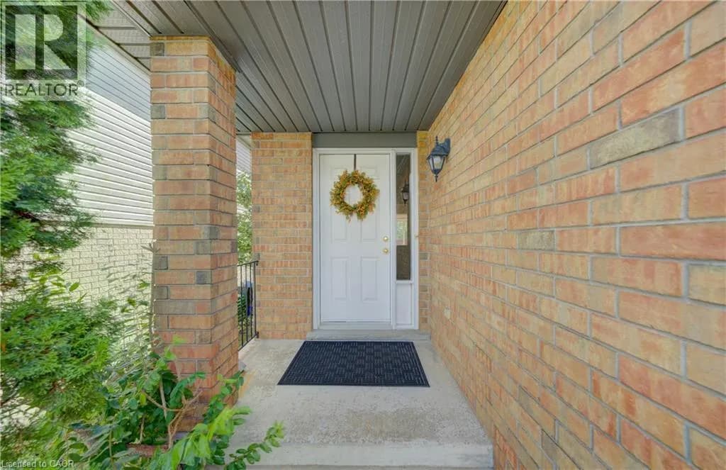 19 TEMPLEWOOD Drive — photo 5 of 42