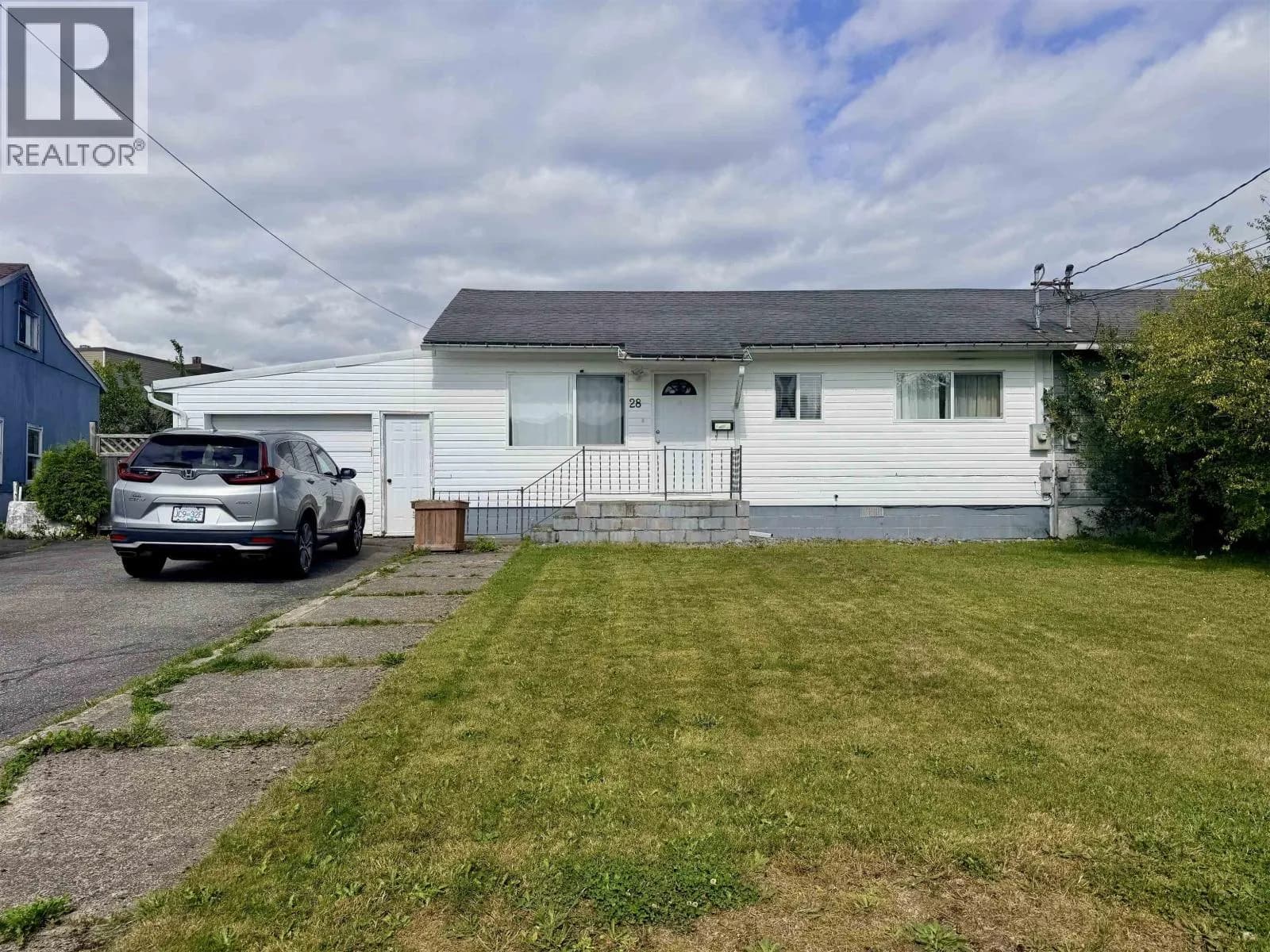 28 LILLOOET CRESCENT