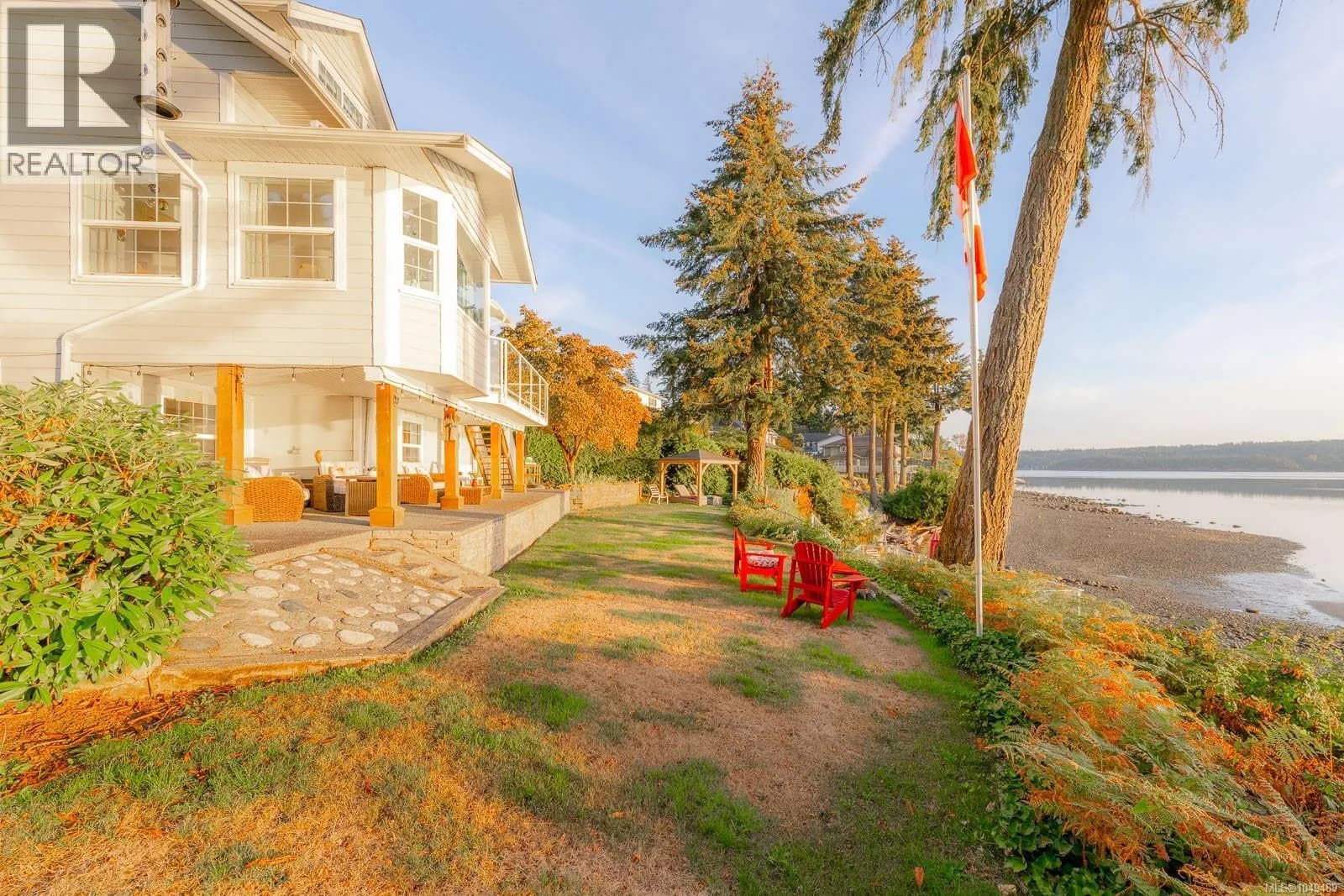 319 Chemainus Rd — photo 3 of 99