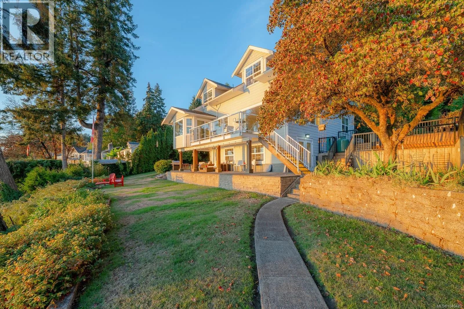 319 Chemainus Rd — photo 4 of 99