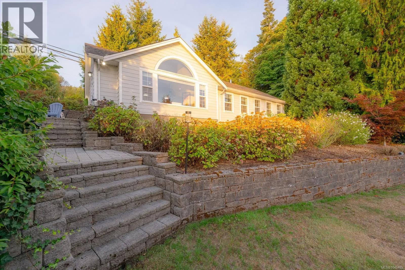 319 Chemainus Rd — photo 5 of 99