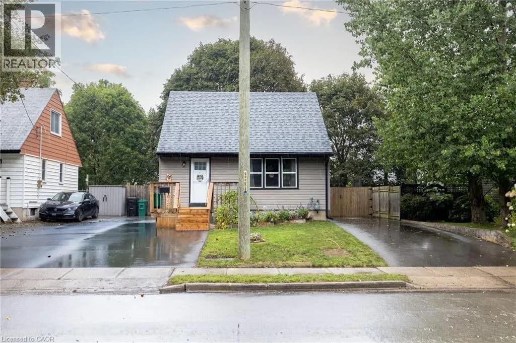 102 STEWART Avenue