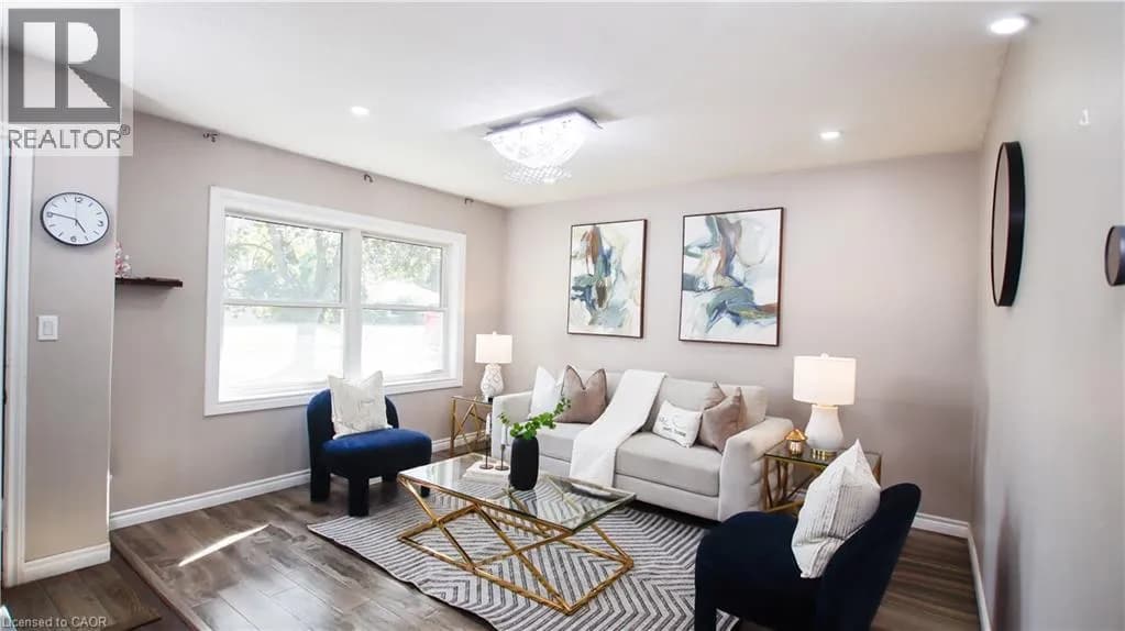 18 CLEARVIEW Drive