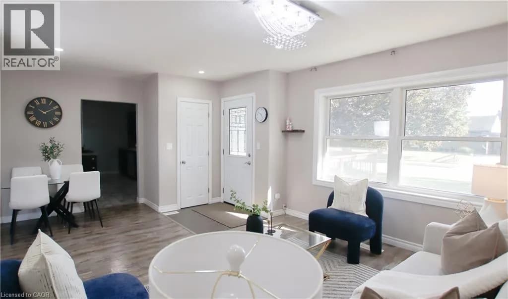 18 CLEARVIEW Drive — photo 3 of 24