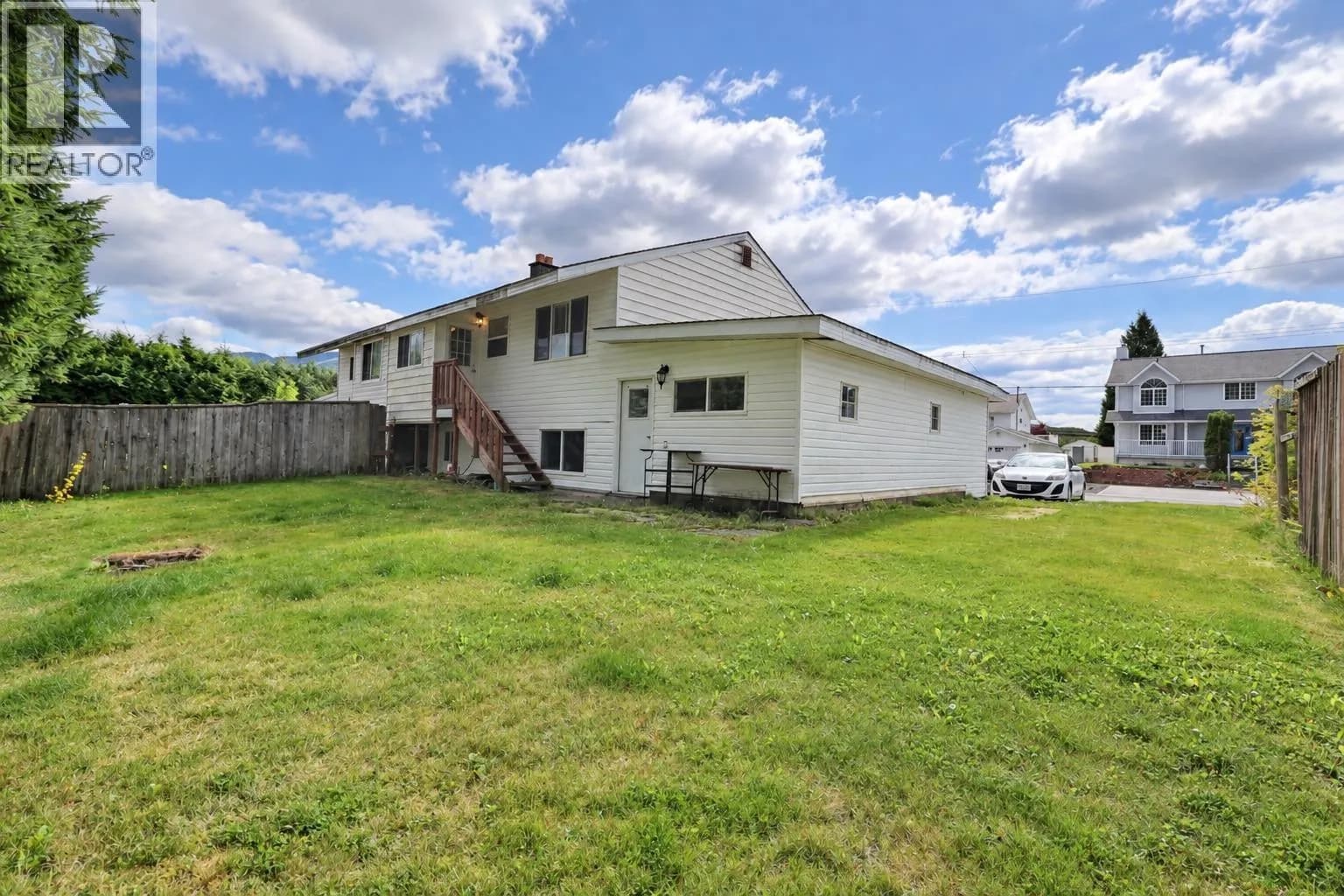 22 PARTRIDGE STREET — photo 3 of 19