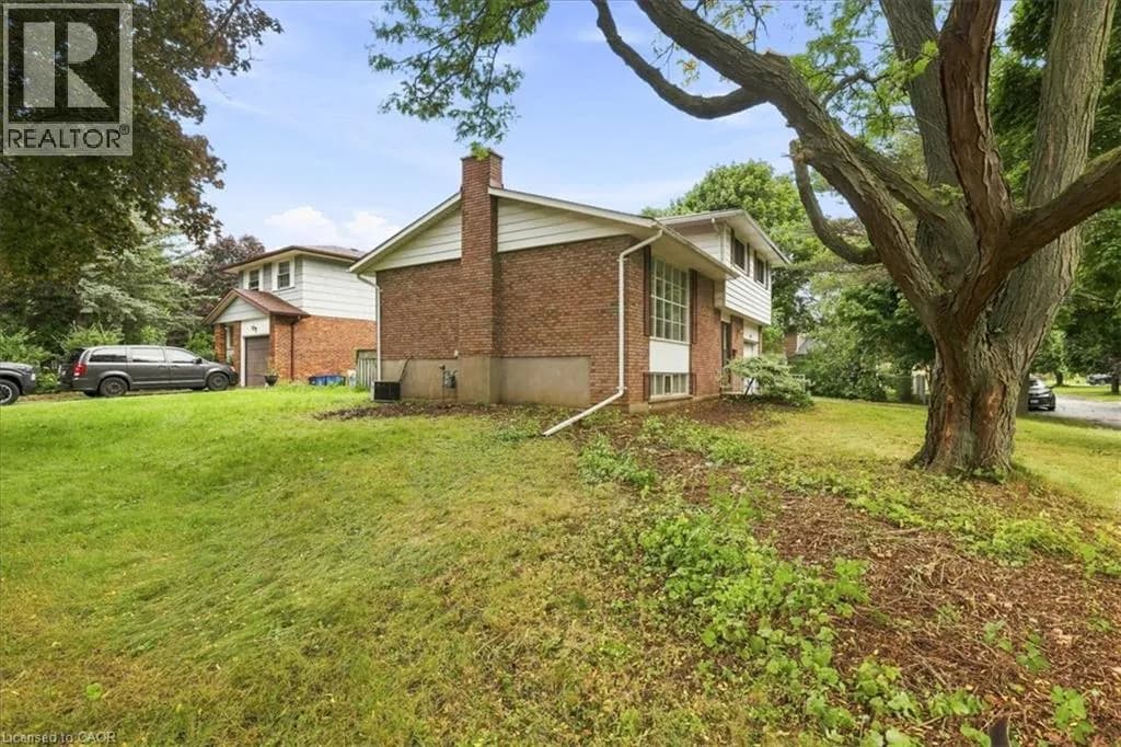 395 MOSSOM Place — photo 4 of 35