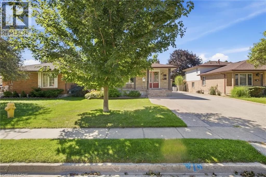 26 ALEXANDER Avenue — photo 2 of 44
