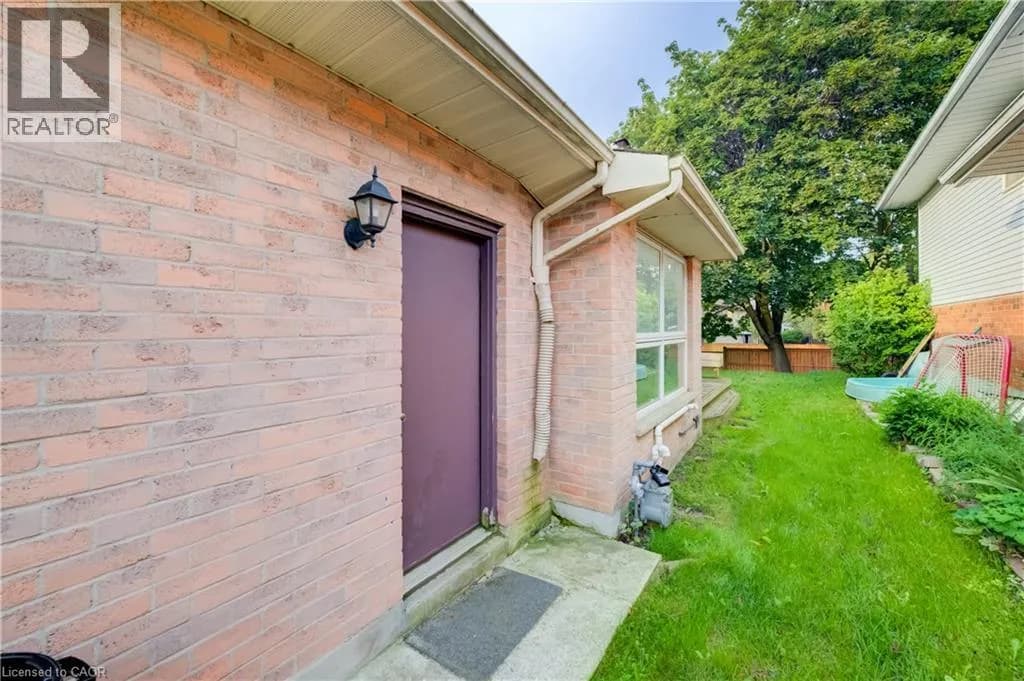 135 BRIERDALE Drive — photo 2 of 31
