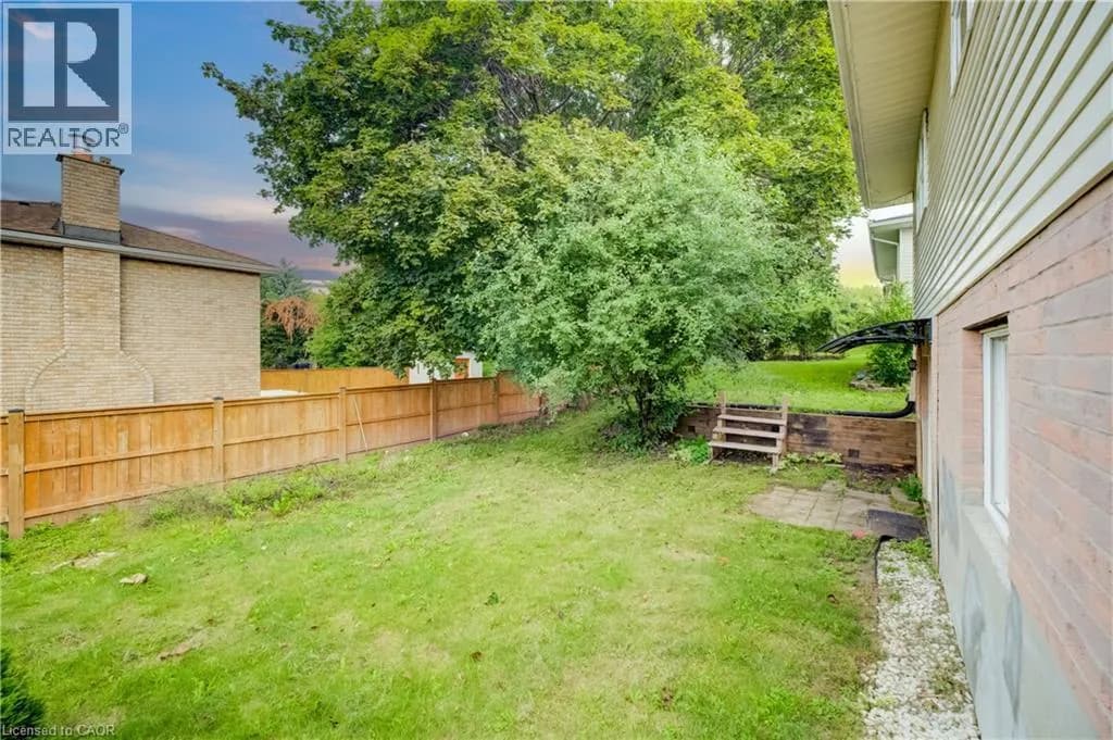 135 BRIERDALE Drive — photo 4 of 31